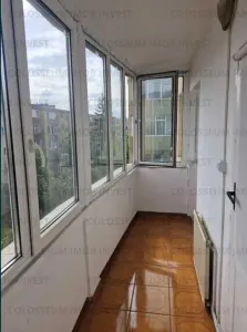 Apartament 2 camere, decomandat - zona Tractorul - foto 6
