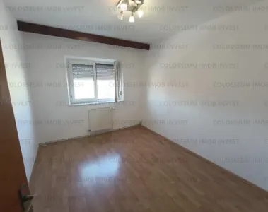 Apartament cu 4 camere, decomandat - zona Bartolomeu - foto 4