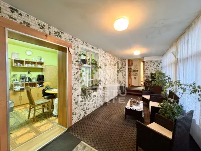 Casa la curte comuna cu 2 familii | 80mp utili | 350 teren | Sagului - foto 5