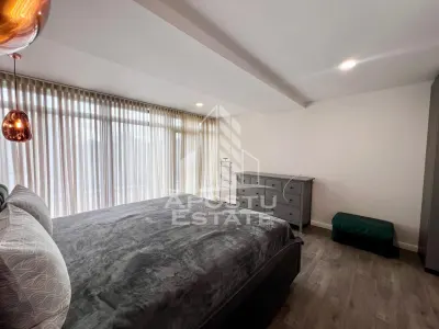 Casa de lux cu 5 camere, 4 bai, piscina privata , zona Aradului - foto 14