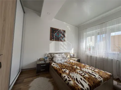 Casa cu sediu firma, atelier si apartament separat Mosnita Noua - foto 9