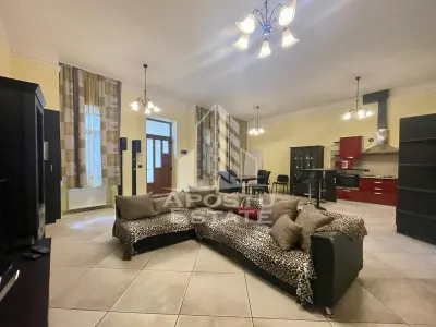 Apartament 3 camere, curte cu acces auto, ULTRACENTRAL - foto 2