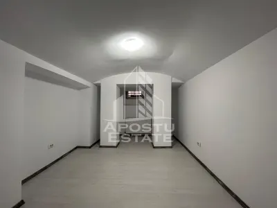 Casa la curte comuna, renovata complet in 2024 in zona Iosefin - foto 12