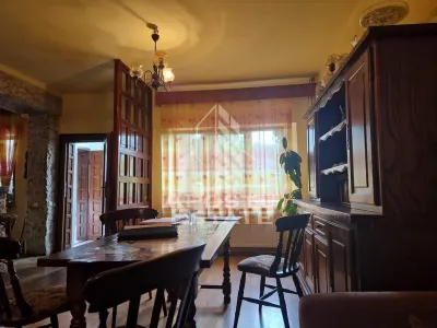 Casa familiala cu spatiu comercial si garaj P+1E+M 720 Mp - foto 16