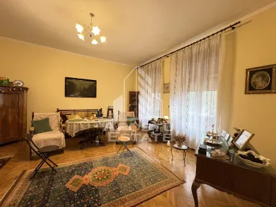 Apartament 2 camere, etaj intermediar, cu garaj in cladire reabilitata - foto 2
