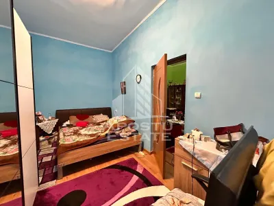 Apartament 2 camere, la curte comuna, pod mansardabil in zona Centrala - foto 3