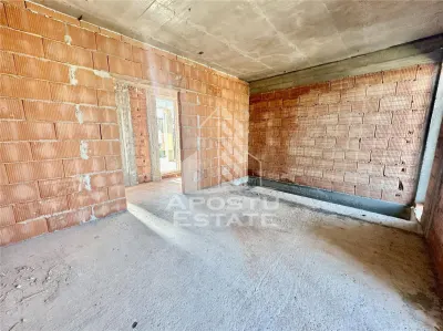 Casa individuala cu 4 camere, bucatarie inchisa, zona Planetelor - foto 11