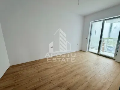 Apartament cu 2 camere, decomandat, etaj 1, zona Planetelor - foto 4