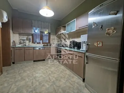 Casa Individuala impresionanta, curte bine amenajata, zona Semicentral - foto 12