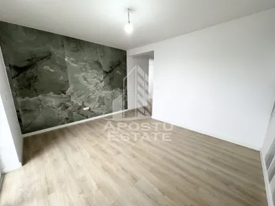 Apartament cu 2 camere decomandat si gradina de 15 mp la asfalt Giroc - foto 3