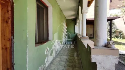 Casa la curte comuna 4 camere, zona Centrala - foto 16