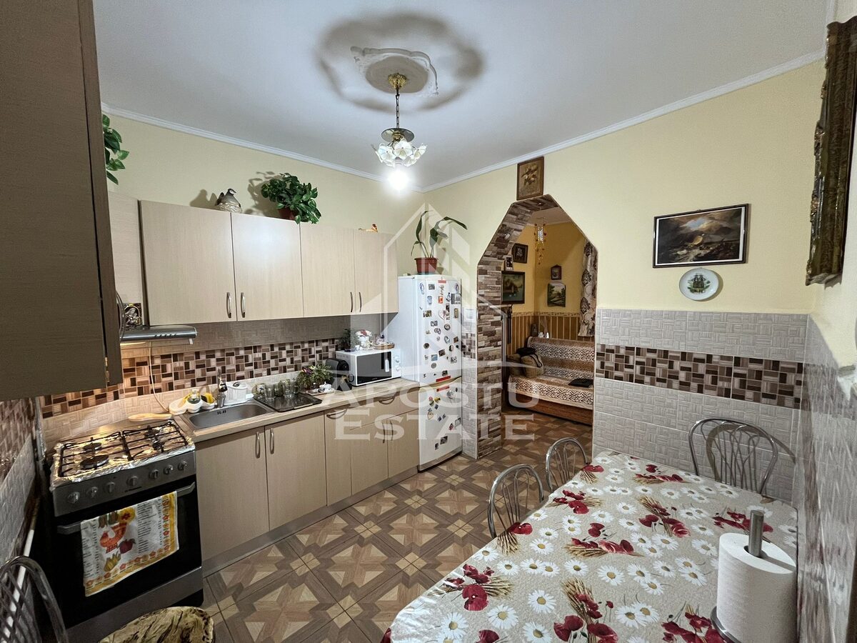 Casa individuala cu  2 camere, 2 bai in zona Odobescu, Comision 0% - Timisoara