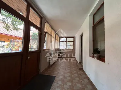 Proprietate cu loc de parcare in curte, modern in zona Odobescu - foto 4