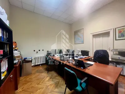 Apartament cu 5 camere,zona Ultracentral - foto 3