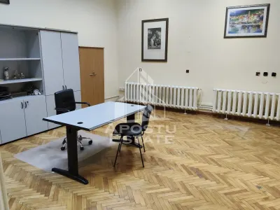 Apartament cu 5 camere,zona Ultracentral - foto 5