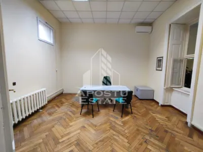 Apartament cu 5 camere,zona Ultracentral - foto 6