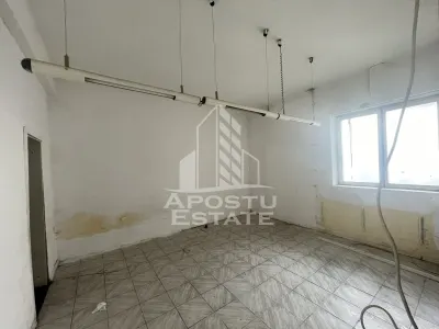 Spatiu comercial 1050 mp si 812 mp teren, in zona Sagului. - foto 7
