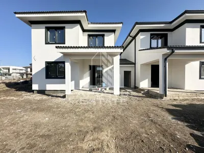 Jumatate de duplex cu 5 camere despartit prin garaj, 131 mp utili - foto 2