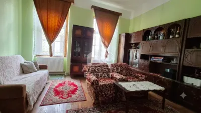 Apartament la casa, 3 camere Etaj 1 - foto 1