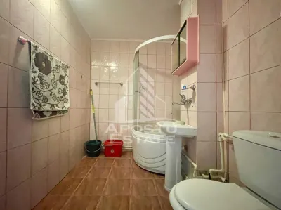 Apartament decomandat cu 3 camere - zona Centrala - foto 12