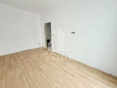 Apartament cu 2 camere, etaj 2, decomandat, zona Planetelor - foto 4