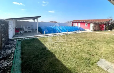 Vila cu terasa si piscina in Zadareni - foto 19