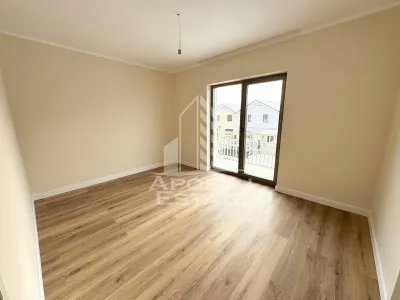 Duplex cu perete dublu, 4 camere si 3 bai finalizat, toate utilitatile - foto 16