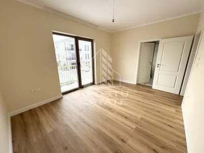 Duplex cu perete dublu, 4 camere si 3 bai finalizat, toate utilitatile - foto 17