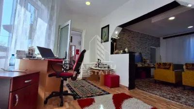 Casa de vanzare in Ineu formata din 2 cladiri - foto 8