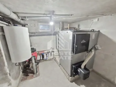 Casa in Pesac – 288 m², 2 locuinte, oportunitate rara - foto 4