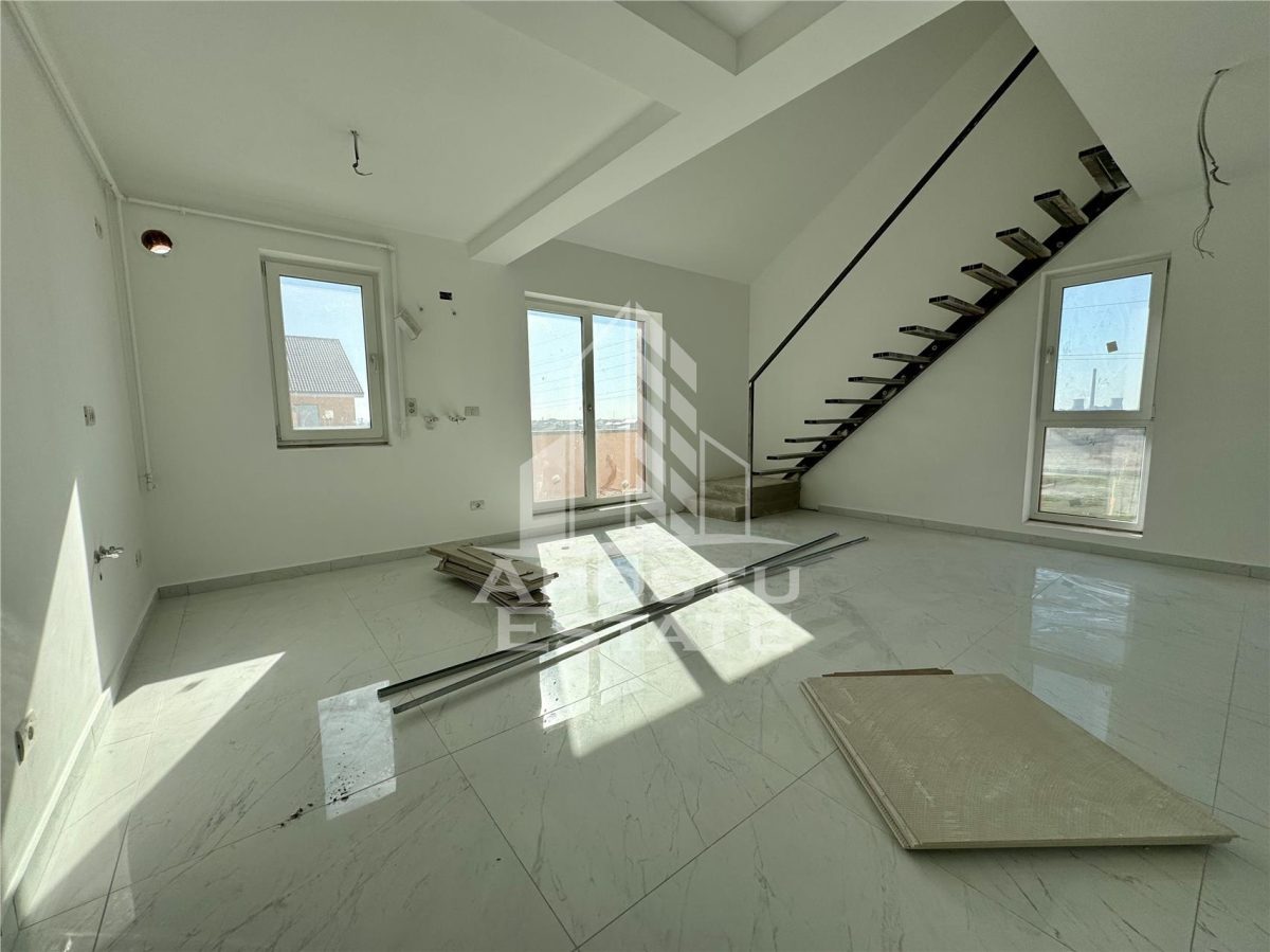 Penthouse cu scara interioara deosebita, 3 camere si 2 bai langa Lidl. - Giroc