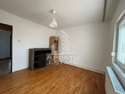 Apartament cu 3 camere, 2 bai, decomandat, centrala proprie, Sagulu - foto 6
