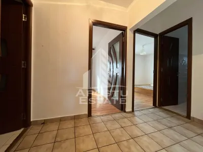 Apartament cu 3 camere, 2 bai, decomandat, centrala proprie, Sagulu - foto 7