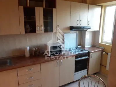 Apartament cu 2 camere,decomandat,in zona Intim. - Arad