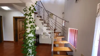 Casa individuala,4 camere,2 bai,garaj,Calea Aradului - foto 10