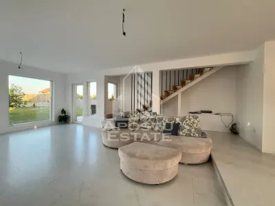 Casa individuala, 6 camere, 2 bai, garaj, teren 913, pompa de caldura - foto 3
