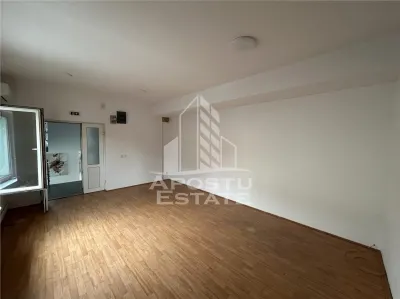 Spatiu birouri 24 mp de inchiriat, zona Andrei Saguna. - foto 2