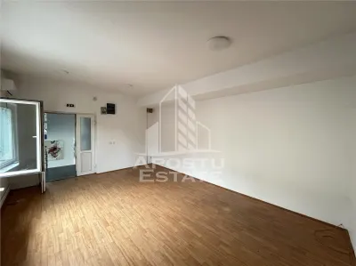 Spatiu birouri 24 mp de inchiriat, zona Andrei Saguna. - foto 4