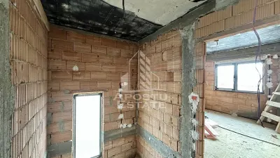Jumatate de duplex de vanzare cu 5 camere, Dumbravita - foto 2
