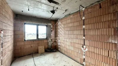 Jumatate de duplex de vanzare cu 5 camere, Dumbravita - foto 7
