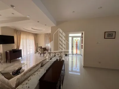 Vila individuala deosebita cu piscina incalzita - foto 3