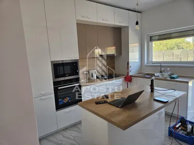 Duplex cu 3 camere, de vanzare, P+M, in Giarmata Vii - Giarmata-Vii