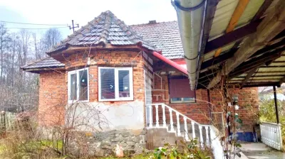 Casa cu potential amenajare pescarie- Zona Varfurile - foto 2