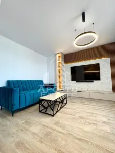 Apartament cu 2 camere de inchiriat, garaj subteran, Zona Aradului - foto 1