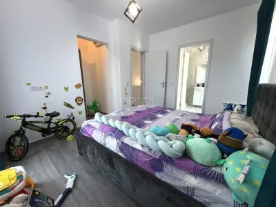 Casa, 90mp, 3 camere, 3 bai, cu Garaj si Curte - foto 9