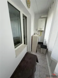 Apartament 2 camere, zona Plevnei , etaj 3 cu acoperis, renovat - foto 13