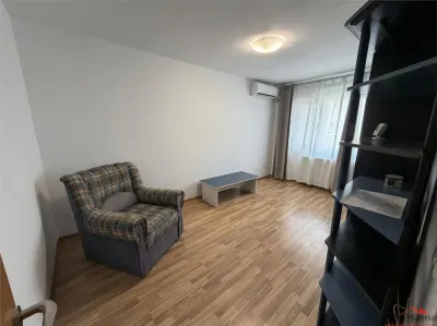 Apartament 2 camere, zona Plevnei , etaj 3 cu acoperis, renovat - foto 4