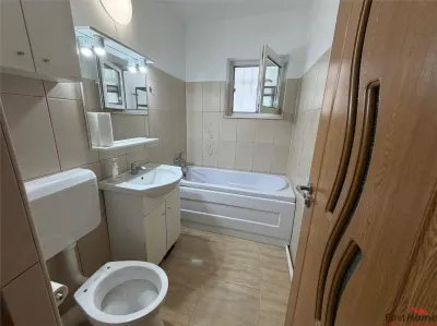 Apartament 2 camere, zona Plevnei , etaj 3 cu acoperis, renovat - foto 10