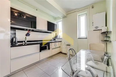 Apartament de inchiriat ansamblul Bermo, zona Banu Maracine - foto 6