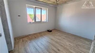 Casa Rediu/Valea Lupului 4 camere, 3 bai, Incalzire pard, ASFALT! - foto 5